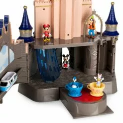 Cinderella Castle Playset – Walt Disney World 17 Cinderella Castle Playset – Walt Disney World -National Geographic Shop 1714047402031 5