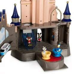 Cinderella Castle Playset – Walt Disney World 18 Cinderella Castle Playset – Walt Disney World -National Geographic Shop 1714047402031 6