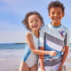 Spider-Man Rash Guard For Kids -National Geographic Shop 3921046952297 1 1