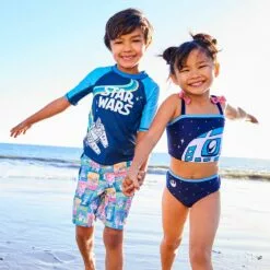 Millennium Falcon Rash Guard For Kids – Star Wars -National Geographic Shop 3921059192293 5